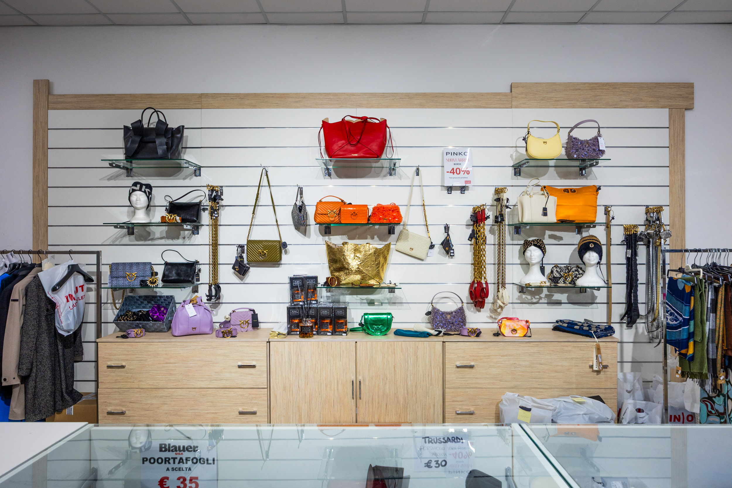 IN-OUT Outlet Ciampino - Scarpe e calzature