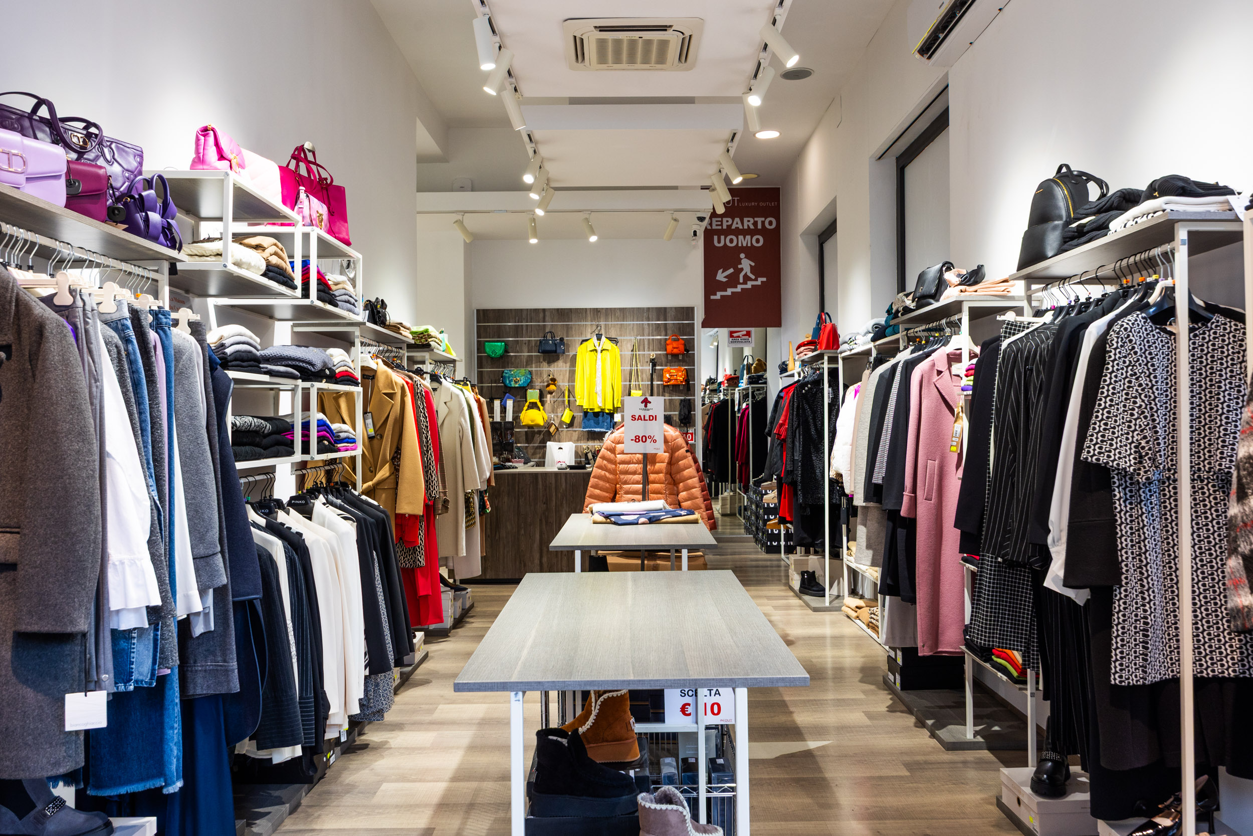 IN-OUT Outlet Roma Boccea - Accessori