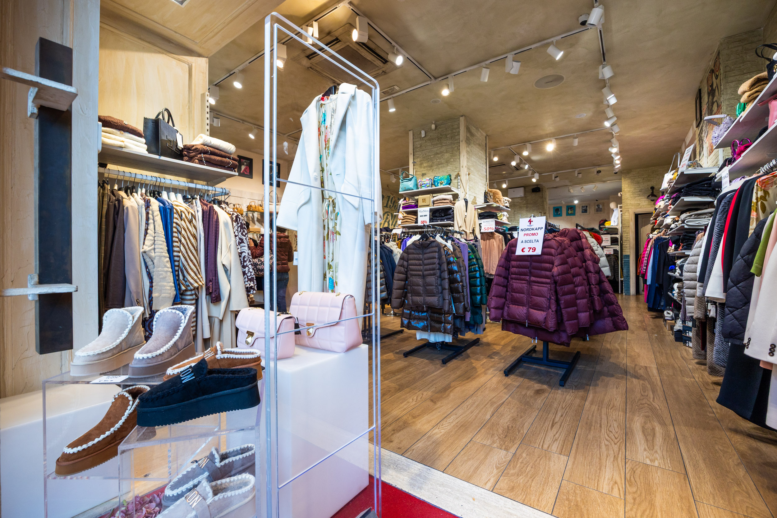 IN-OUT Outlet Roma XXI Aprile - Reparto donna