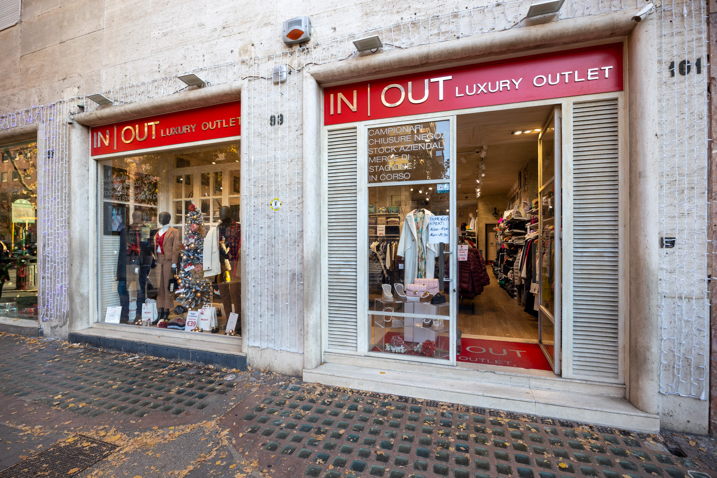 IN-OUT Outlet Roma XXI Aprile - Vetrina donna