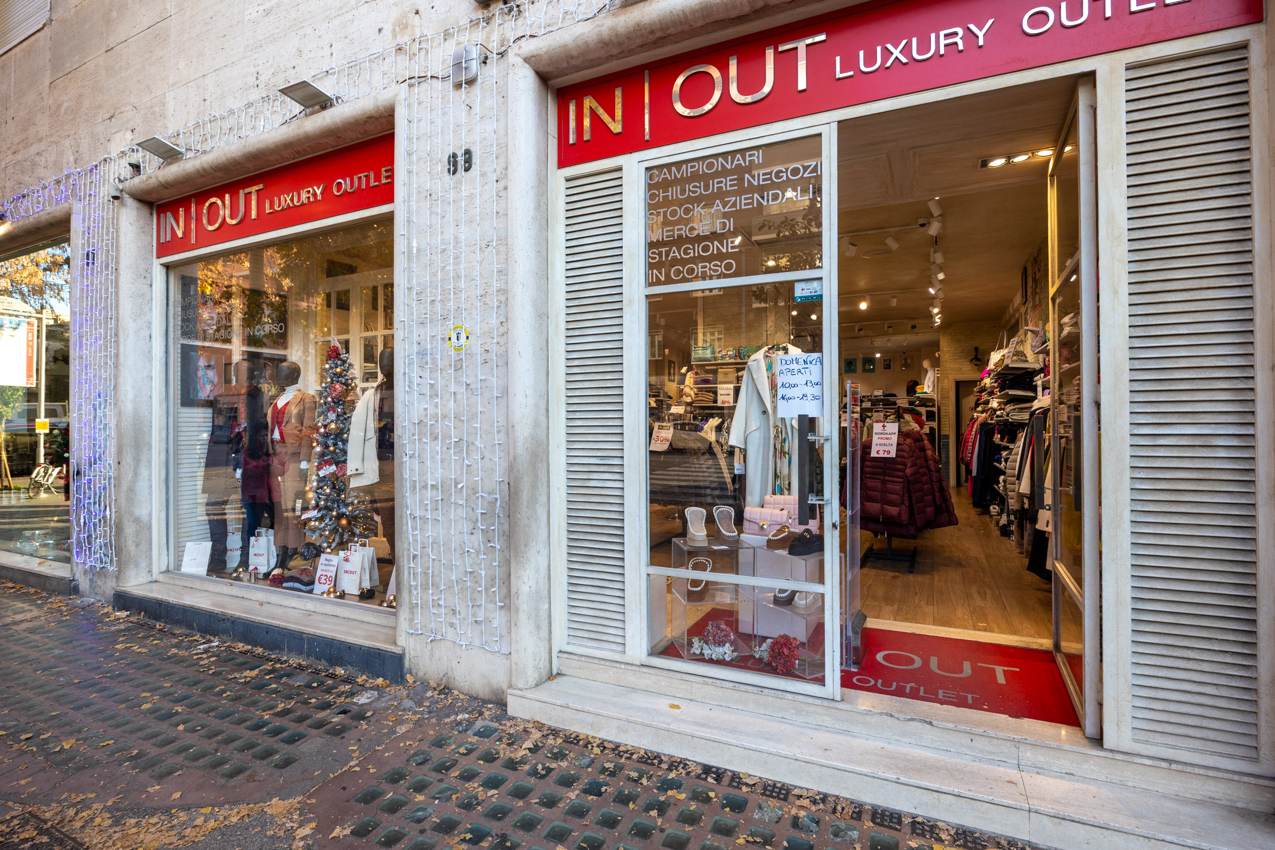 IN-OUT Outlet Roma XXI Aprile - Vetrina uomo